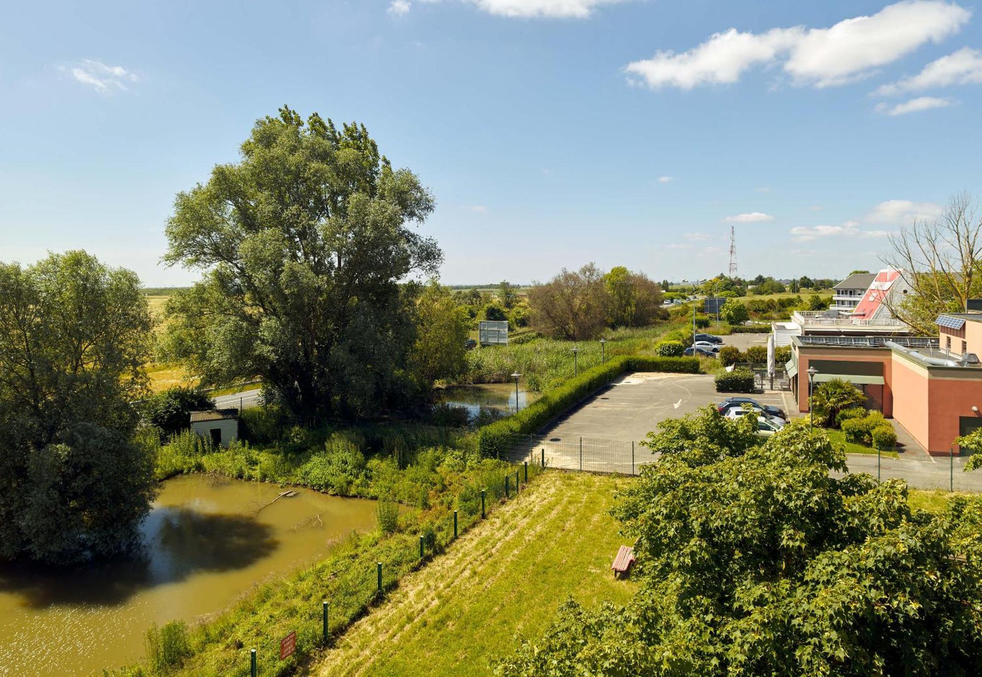Roissy Hotel 3*